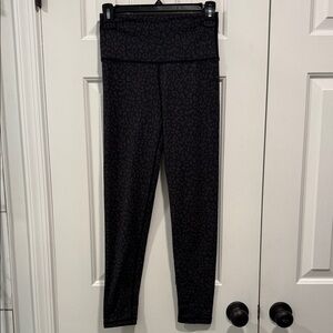 Offline by Aerie Charcoal Leopard Leggings